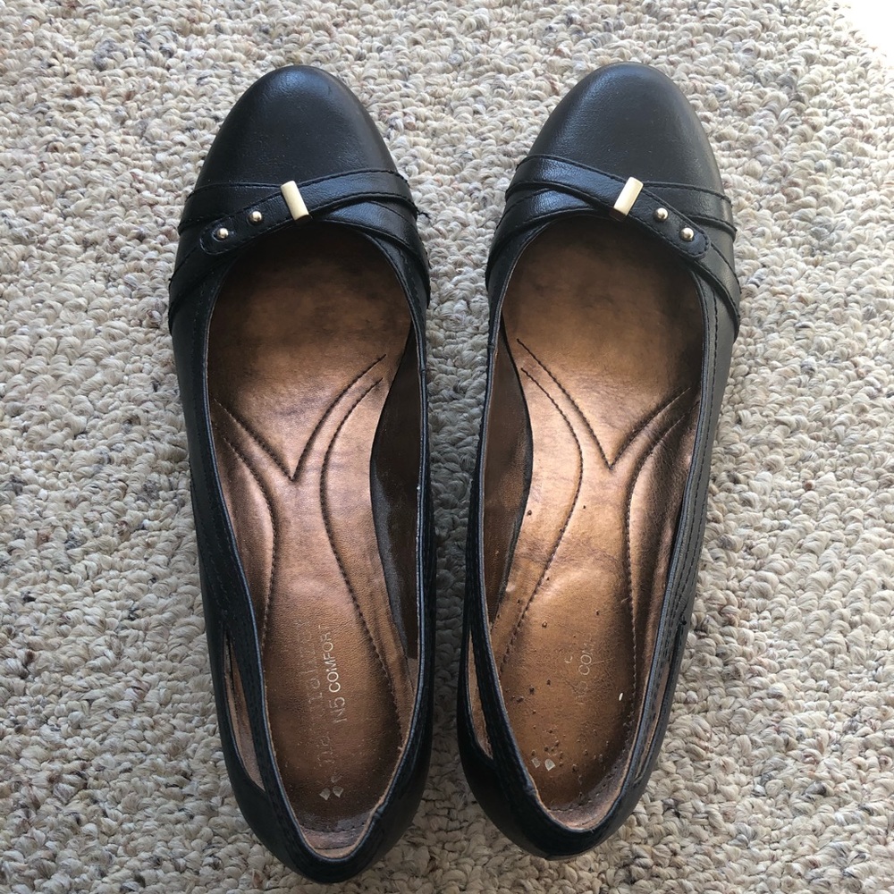 3 for $20 Naturalized wedge shoes! 9.5W